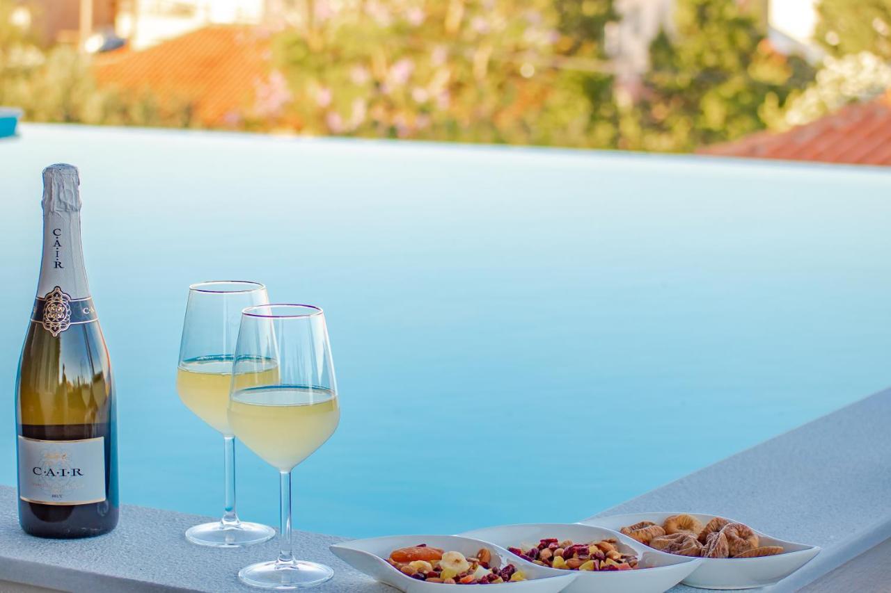 Georgianna'S Suite With Private Pool , 'Greysuite' Kómboi エクステリア 写真